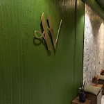 Av 米兰