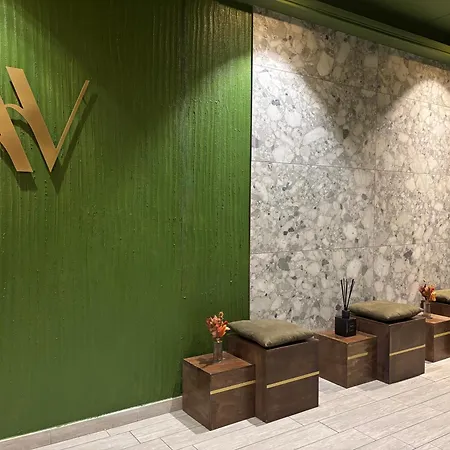 Av 2* Milano