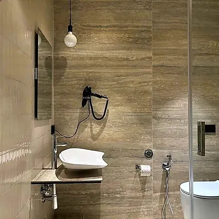 Av Hotel