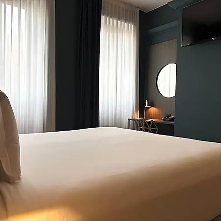 Szálloda Av
