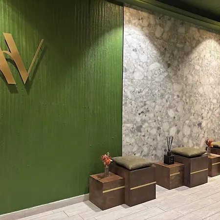 Hotel Av 2*