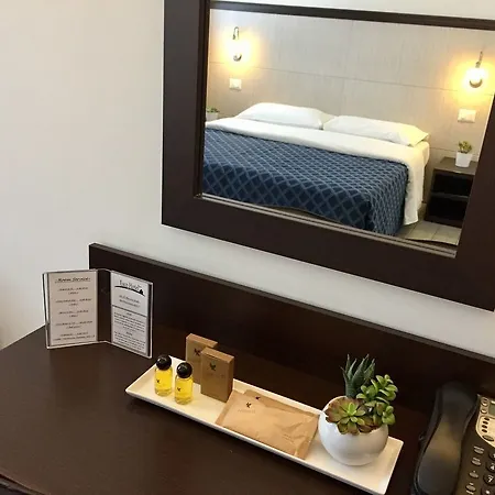 Av Hotel 2*