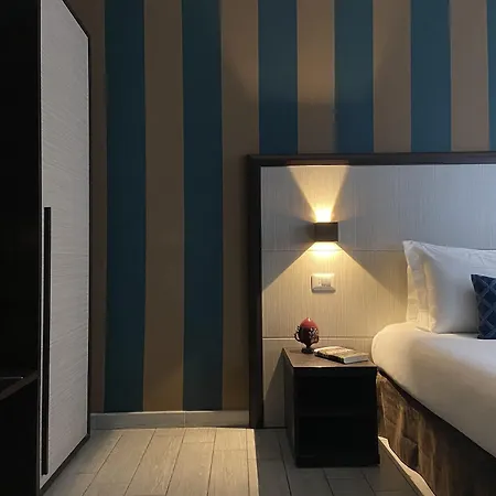 Hotel Esco 2*