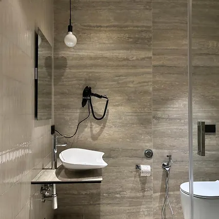 Av Hotel 2*
