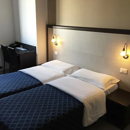 Hotel Av Milán